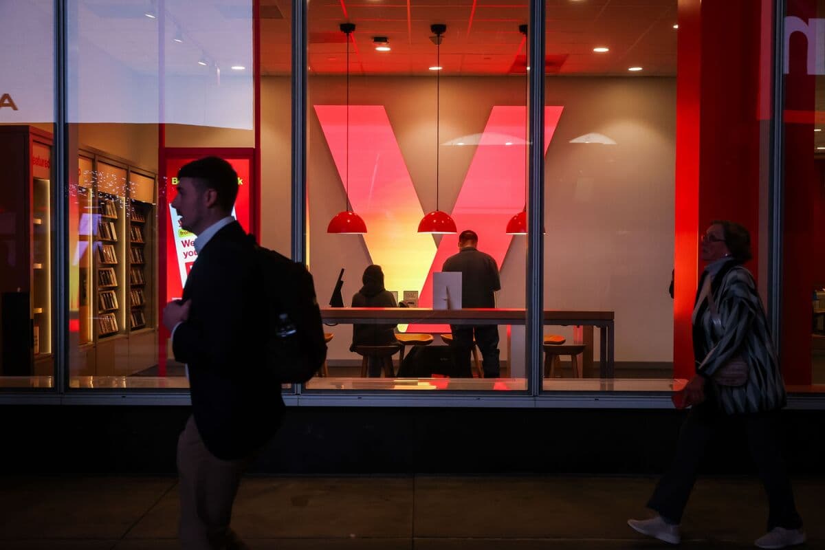 Verizon Layoffs Could Come Next Week as New CEO Takes Charge - Bloomberg.com