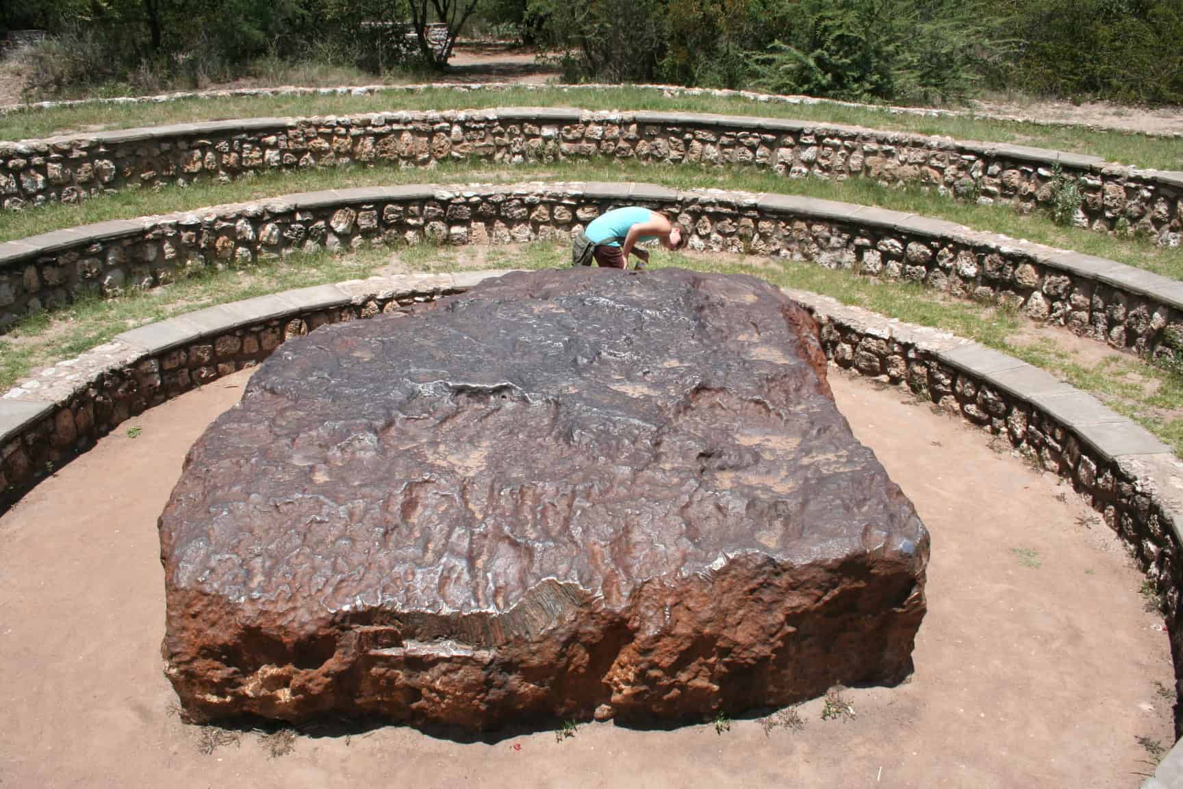 The Largest Intact Meteorite on Earth Is Still Exactly Where It Landed. But Why No Crater? - ZME Science